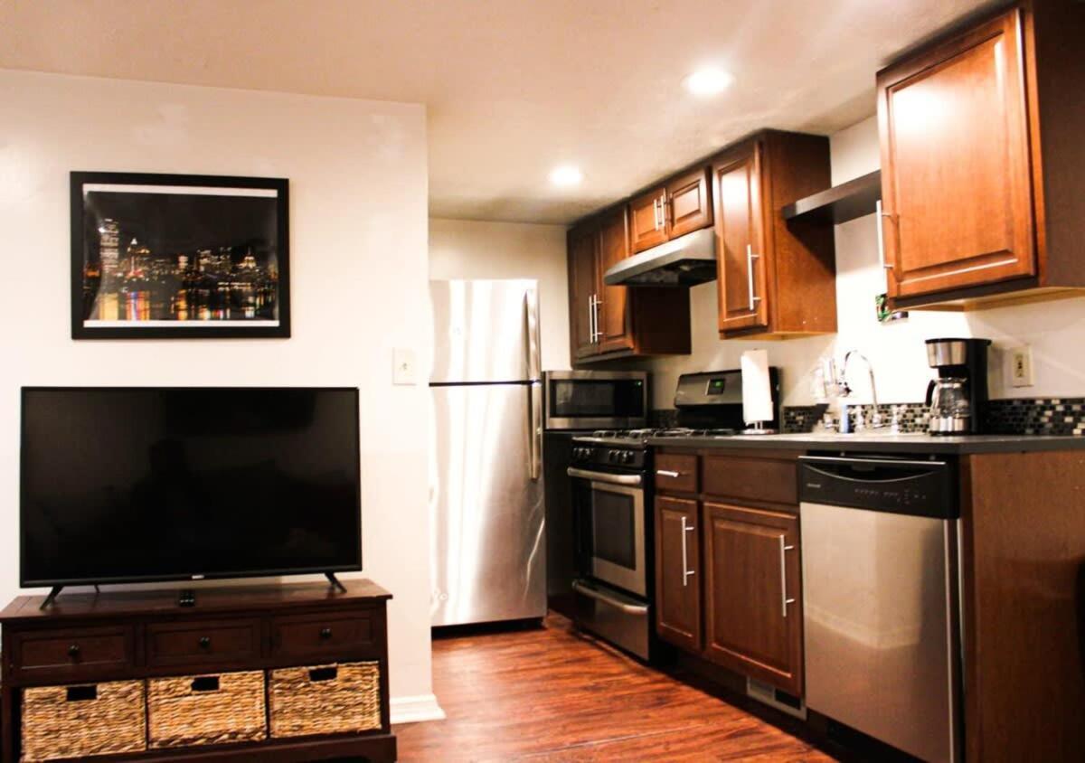 1 Bed Apt - Amazing Location 1 Block To Carson St Pittsburgh Exterior photo